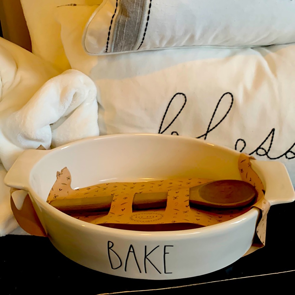 Rae Dunn Bake Casserole dish with spoon!